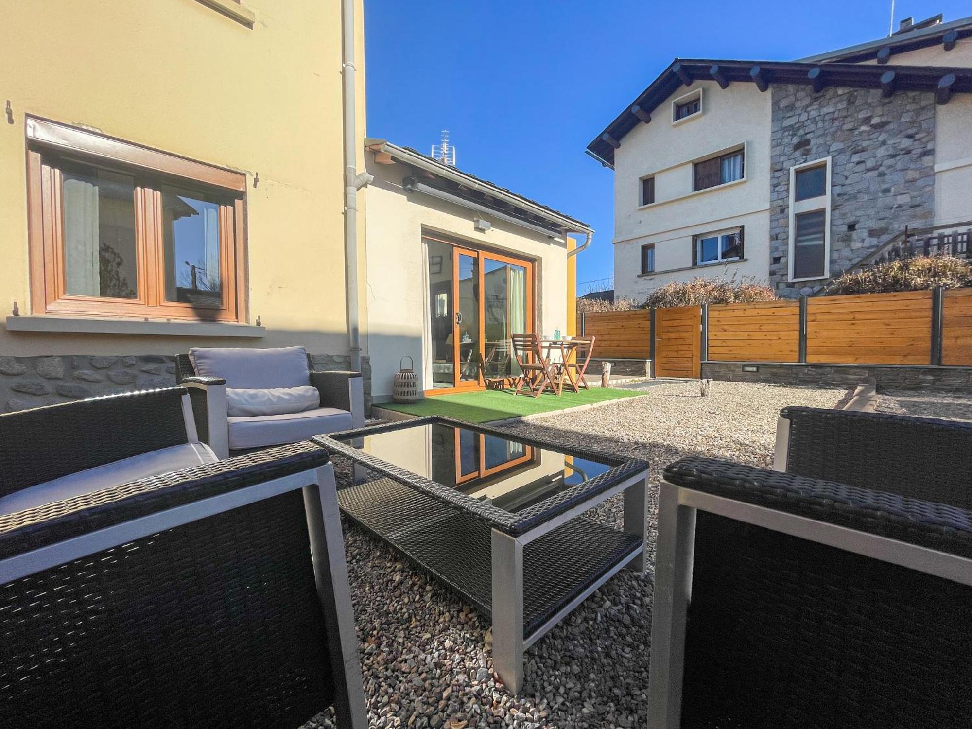 Bonita Casa. Gran Jardin. Con Wifi. Villa Bourg-Madame Exterior photo
